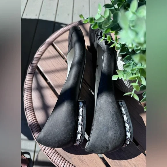 CHANEL LEATHER BALLET FLATS - Picture 6 of 7